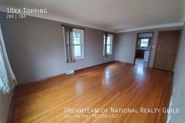 Building Photo - 1225 Estabrook Dr