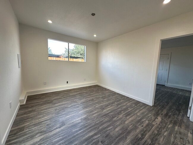 Building Photo - 4024 W Ave L 6