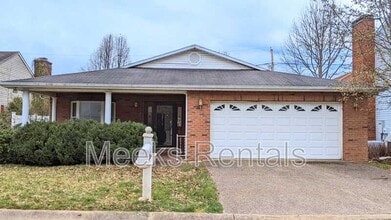 Building Photo - 9 Romar Ct