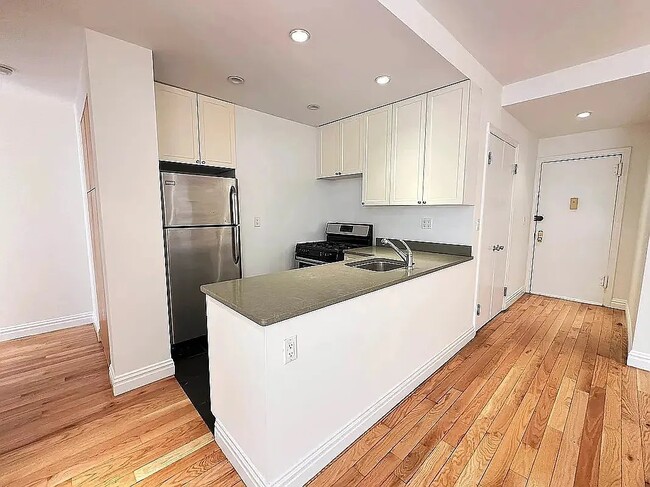 Foto del edificio - 101 E 116th St