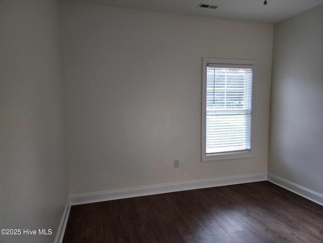 Building Photo - 613 Hobbs Dr