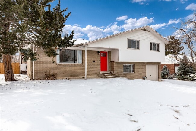 Photo - 982 E Briarwood Cir S House