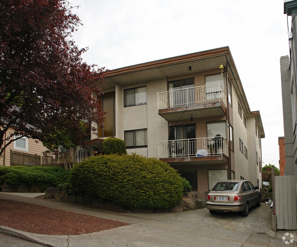Building Photo - 770 N 73rd St