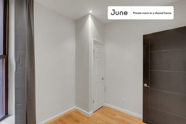 Building Photo - Room in Shared 4 bed/2 bath home