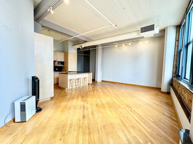 Foto del edificio - 124 W Polk St