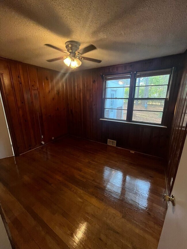 Foto del edificio - 2BR/1BA in Forest Acres