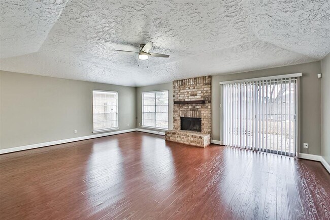 Foto del edificio - 3619 Fiddlers Green Dr