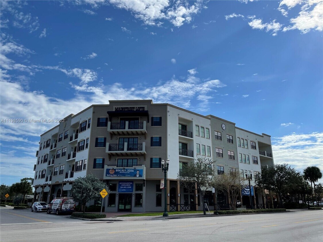 Foto principal - 4100 Davie Blvd Ext