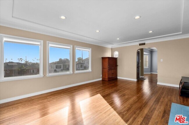 Building Photo - 4501 Valdina Pl