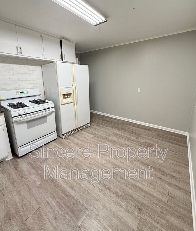 Foto del edificio - 220 E Key Blvd