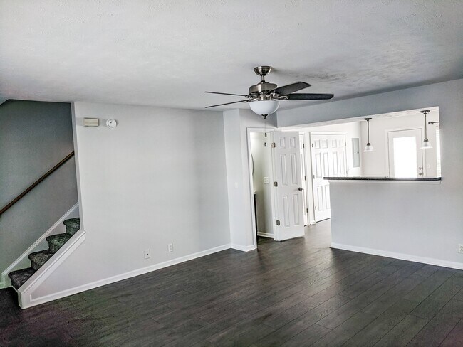 Building Photo - Renovated Townhome Barfield Commons