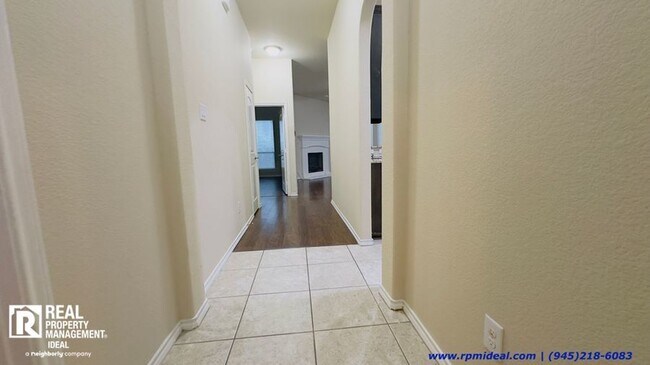 Building Photo - $2,599- 4Bed/ 2.5 Bath Upscale Home in Desoto