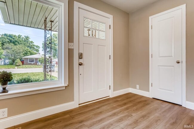 Building Photo - 2161 Washington Ave