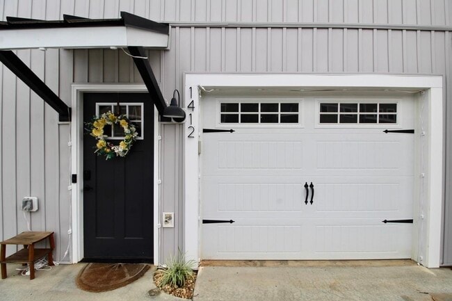 Building Photo - 1412 Palomino Trl