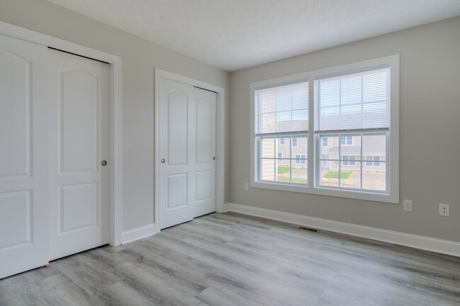 Foto del edificio - Oak Tree Townhome | 3-Bedrooms| July 21st