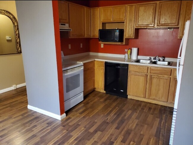 Foto del edificio - 618 W 6th St