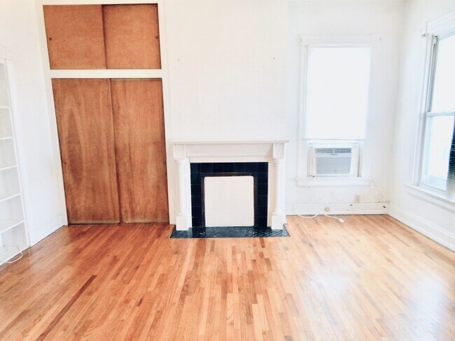 Sala de estar - 4530 Lafayette Avenue