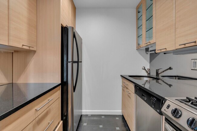 Foto del edificio - 65 E India Row