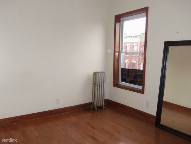 Foto del edificio - 846 Saint Johns Pl