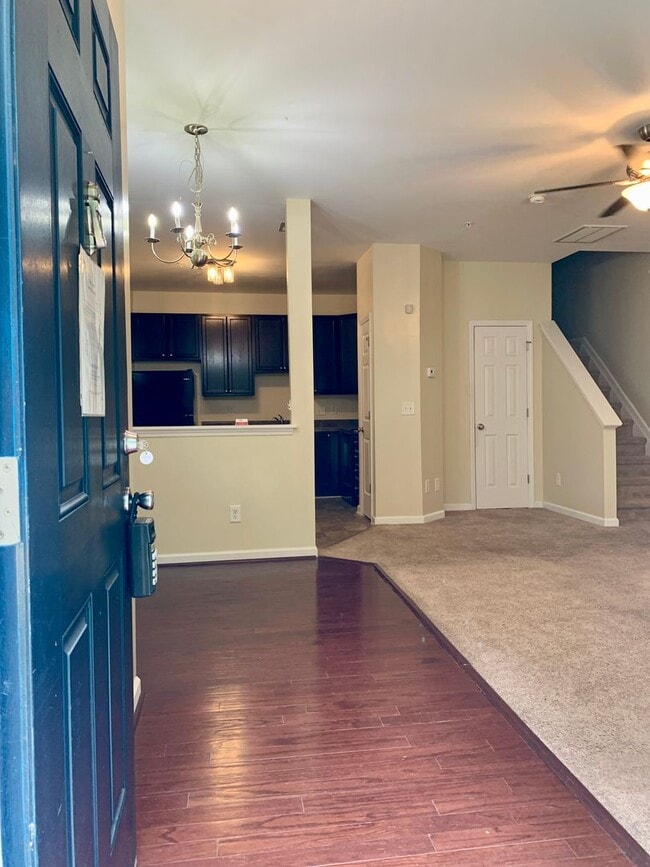 Building Photo - RENT READY Townhome Convenient to I440 & I...