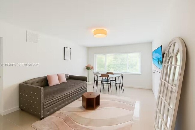 Building Photo - 1029 94th St