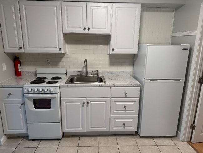 Building Photo - 12 G St