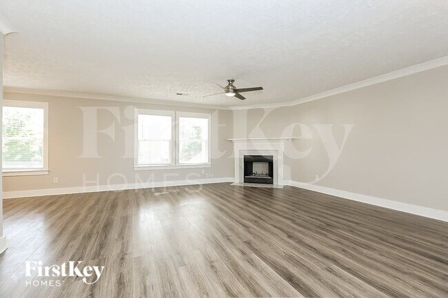 Foto del edificio - 6001 Burnett Cir