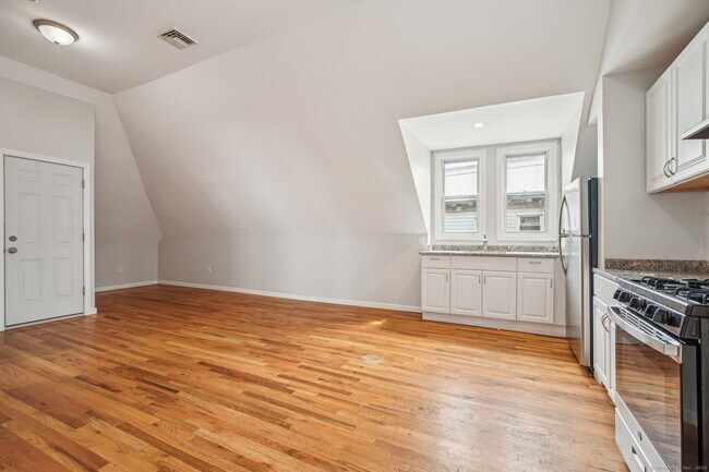 Foto del edificio - 1119 Stratford Ave