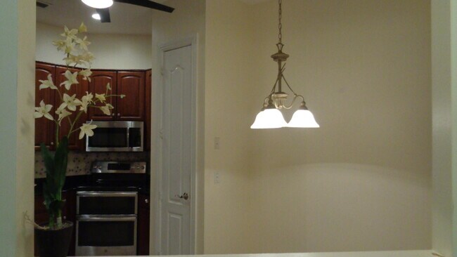 Foto del edificio - 1825 Bridgepointe Cir