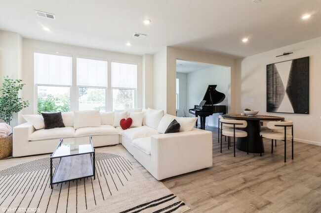 Foto del edificio - 24518 W Alexis Ln