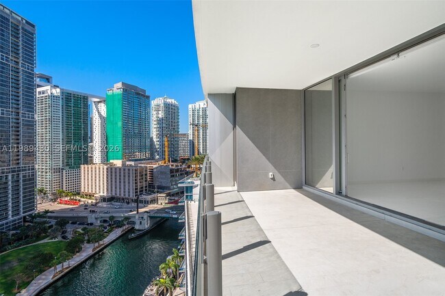 Foto del edificio - 300 Biscayne Blvd