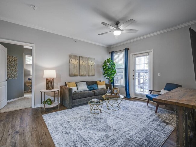 Interior Photo - Riachi at One21