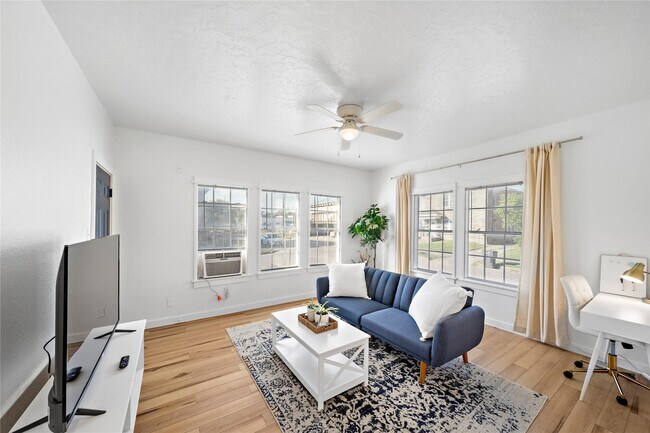 Foto del edificio - 3901 Dallas St