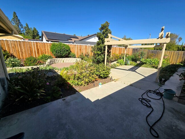 Building Photo - Beautiful spacious home in a lovely neighborhood near Cal Lu! RV Parking!