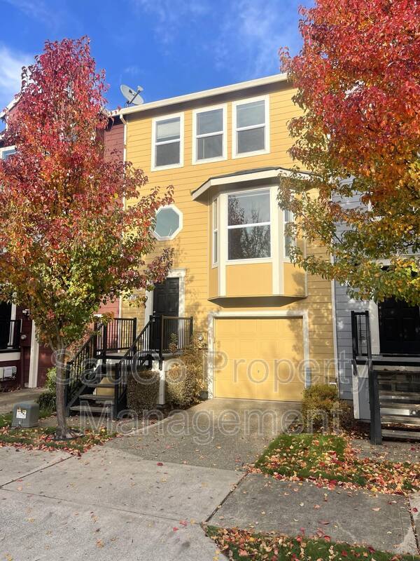 Foto del edificio - 20715 NW Painted Mountain Dr