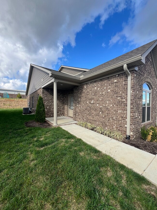 Building Photo - 556 Cumberland Pointe Ln