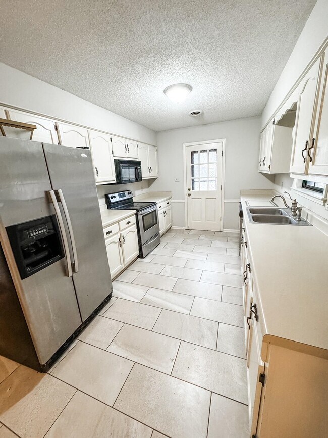 Building Photo - 533 Autumn Meadows Ln