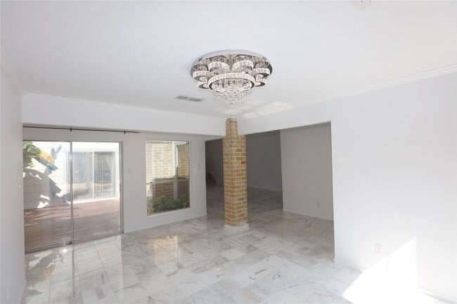 Foto del edificio - 2210 Shadowbriar Dr