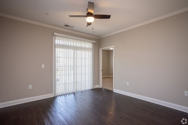 Building Photo - McDowell Creek Court