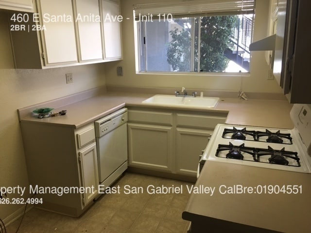 Building Photo - 460 E Santa Anita Ave