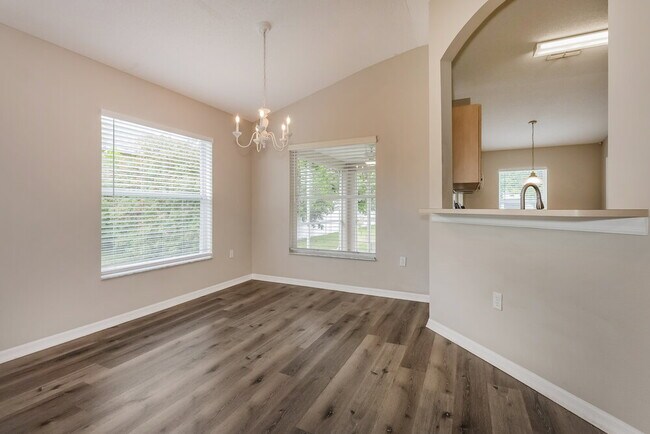 Building Photo - 1620 Totem Pole Way