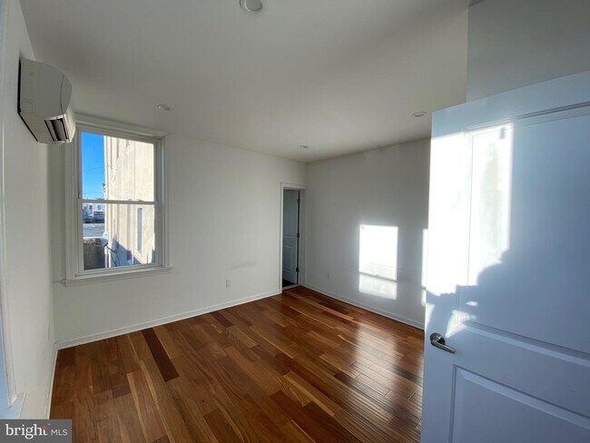 Foto del edificio - 2442 Cedar St