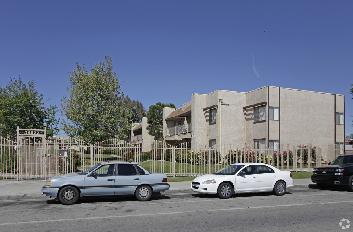 Foto del edificio - Desert View Apartments