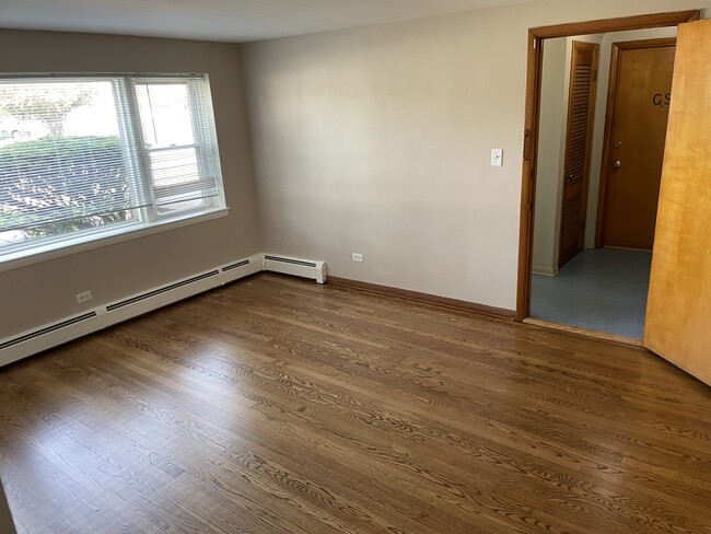 Building Photo - 7134 Riverside Dr