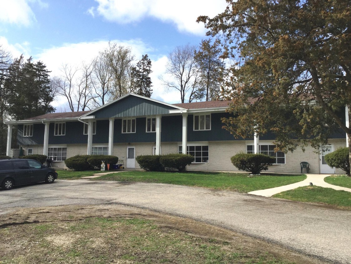 Kettle Cove Ct - 1741-1747 Kettle Cove Ct