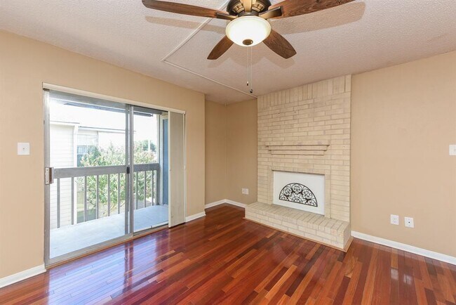 Foto del edificio - 3919 Fairmont Pkwy