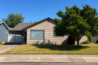 Building Photo - 2125 9th Ave