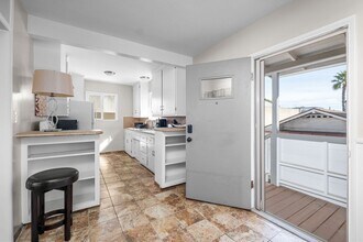 Building Photo - 58 10th Ct