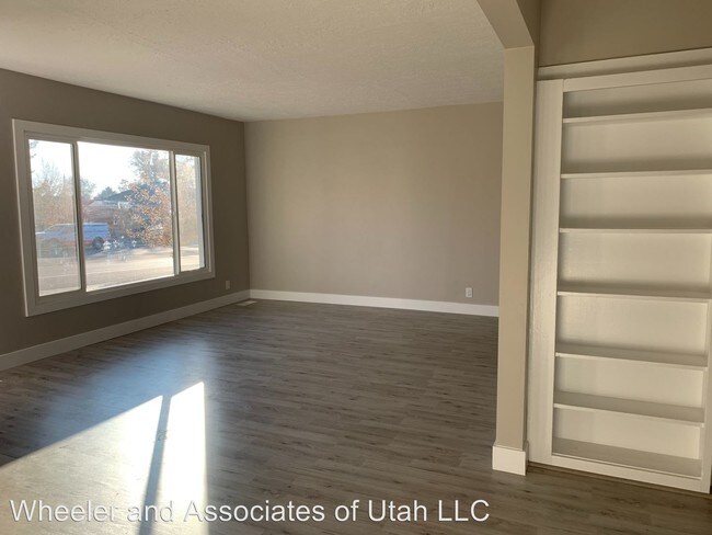 Building Photo - 4 br, 2 bath House - 1126 30th St.