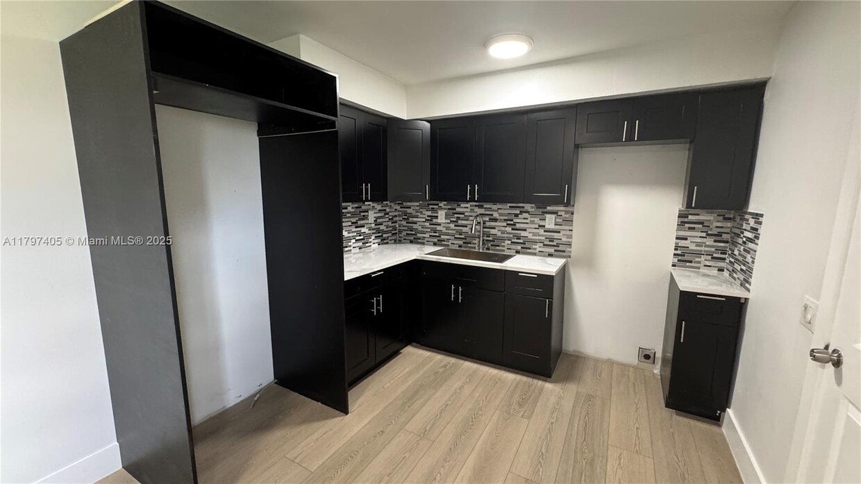 Foto principal - 11434 NW 22nd Ave